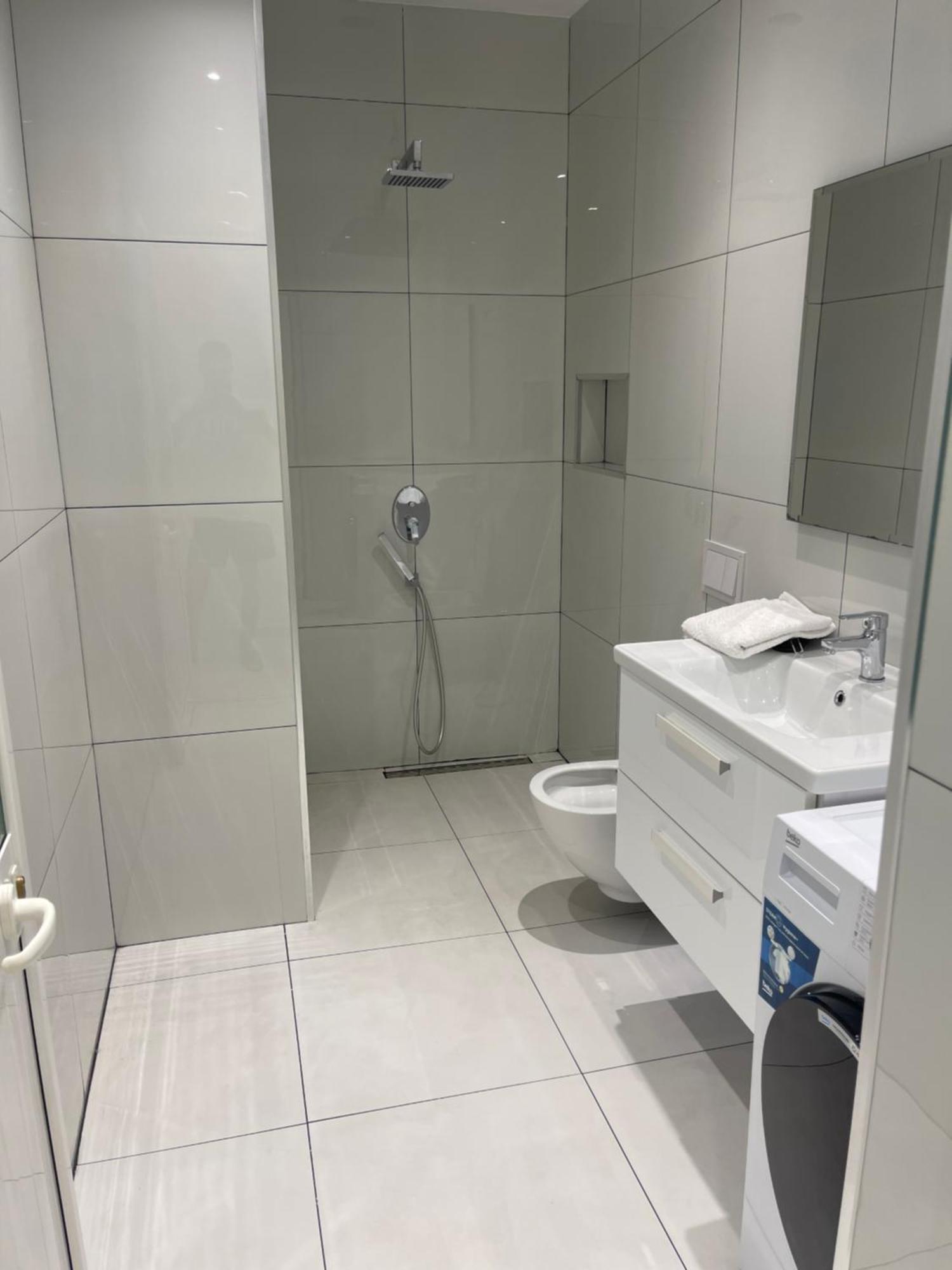 Franco Apartments Тирана Екстериор снимка