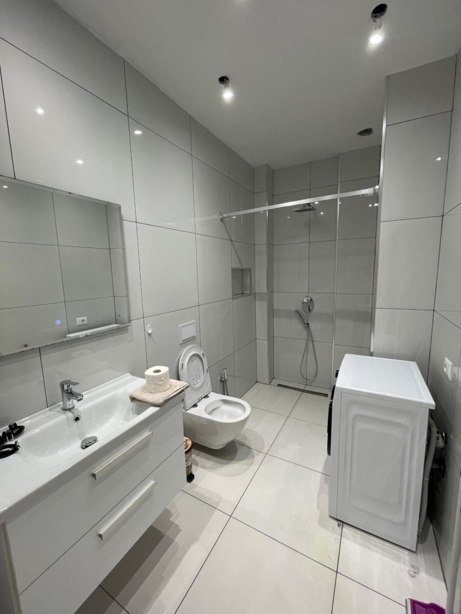 Franco Apartments Тирана Екстериор снимка