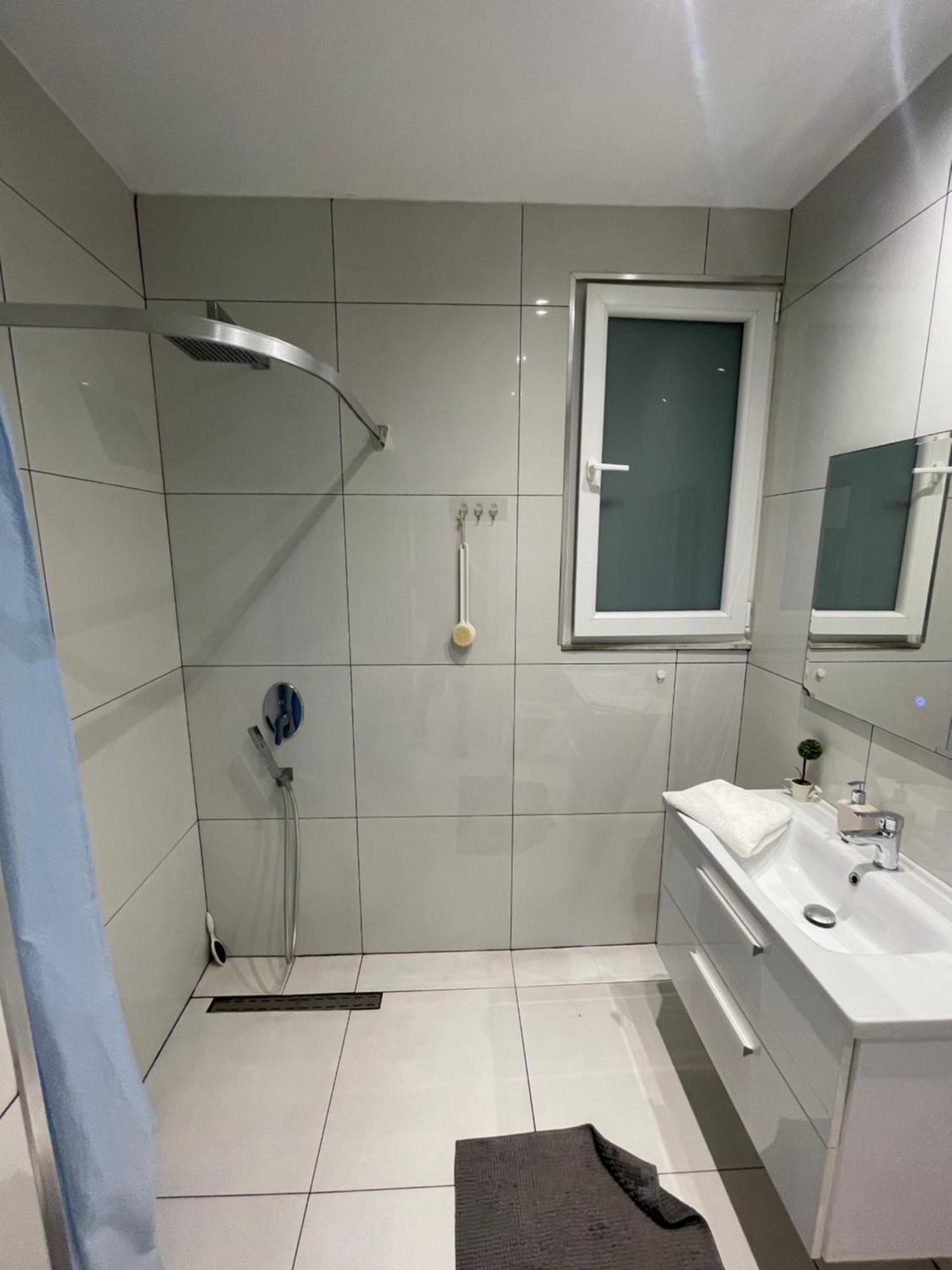 Franco Apartments Тирана Екстериор снимка